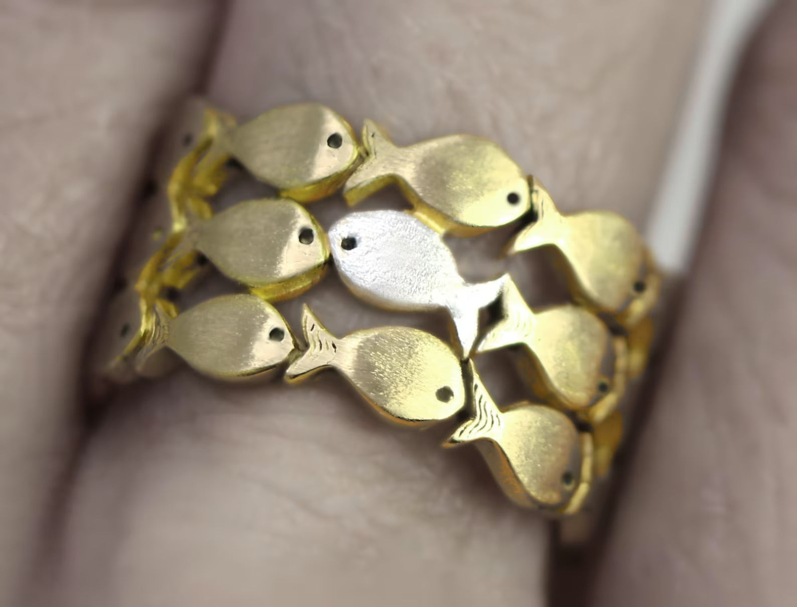 Tegen de stroom ring