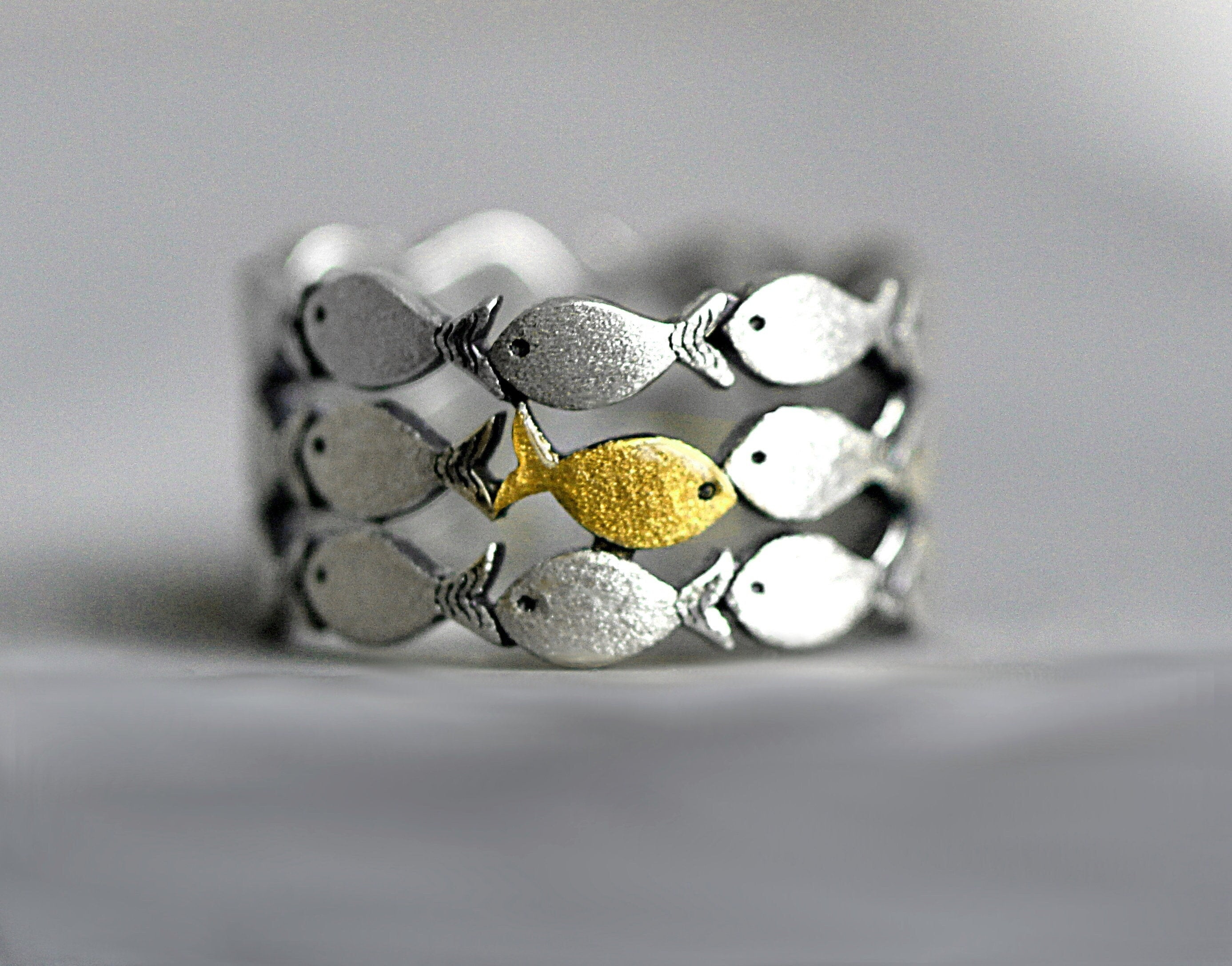 Tegen de stroom ring